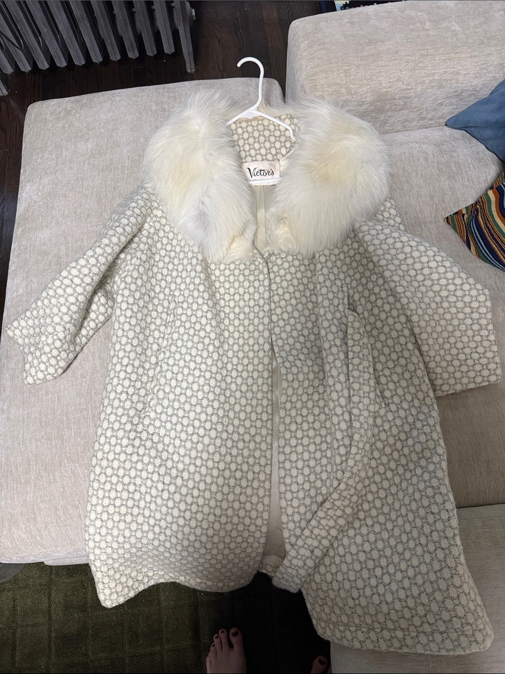 Stunning Vintage Fur Collar Swing Coat